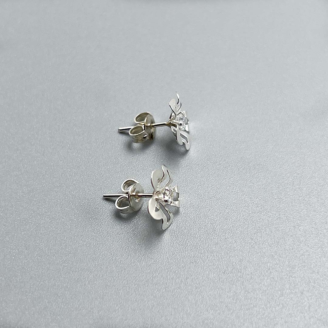 Flower stud earrings women's